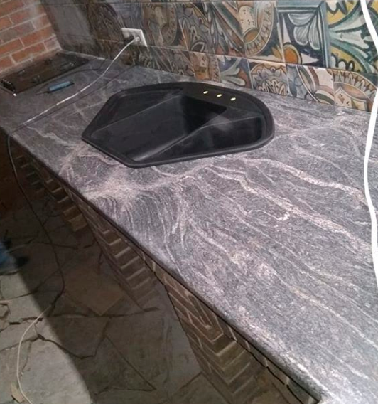 Столешница из гранита